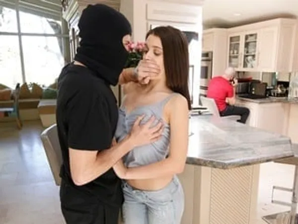 sex chịch gái cosplay Bbc-15878 tên trộm xui xẻo trộm nhầm nhà gái dâm